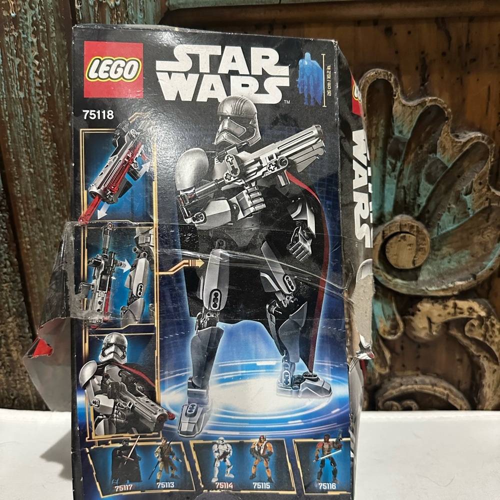 LEGO Star Wars 75118 Captain Phasma Buildable Figure